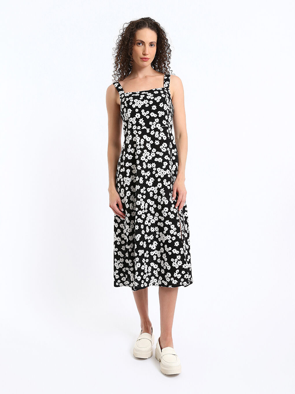 Ženska haljina sa kvadratnom kragnom i uzorkom-1