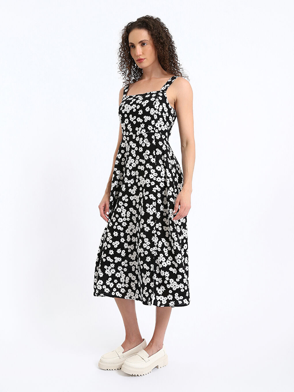 Ženska haljina sa kvadratnom kragnom i uzorkom-6