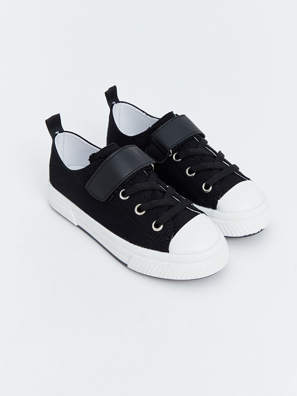 Siyah Bağcık ve Cırt Cırtlı Erkek Çocuk Spor Ayakkabı