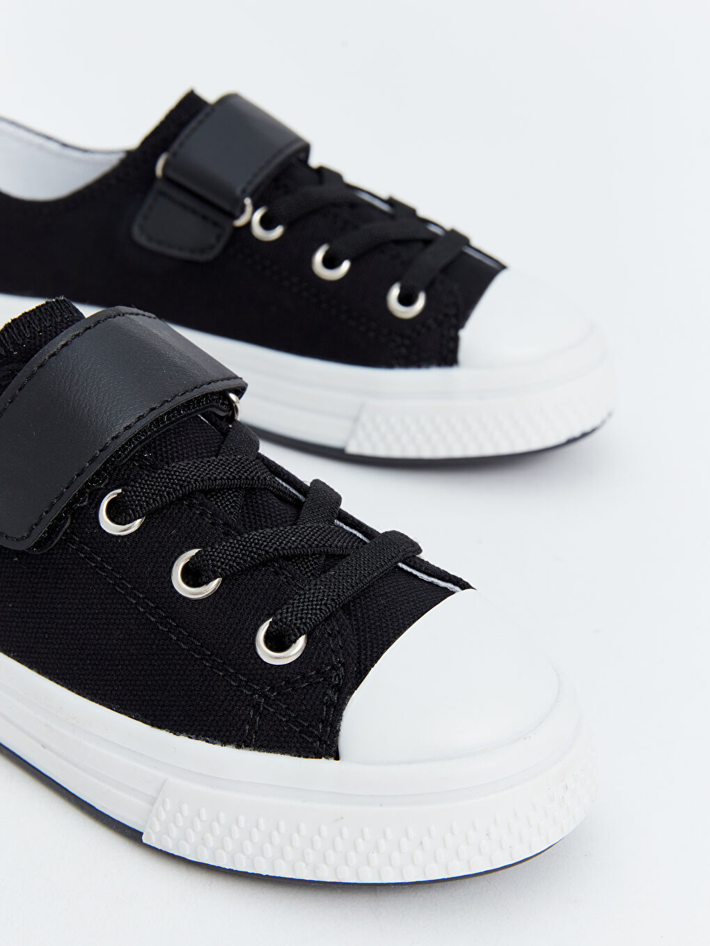 Siyah Bağcık ve Cırt Cırtlı Erkek Çocuk Spor Ayakkabı-2