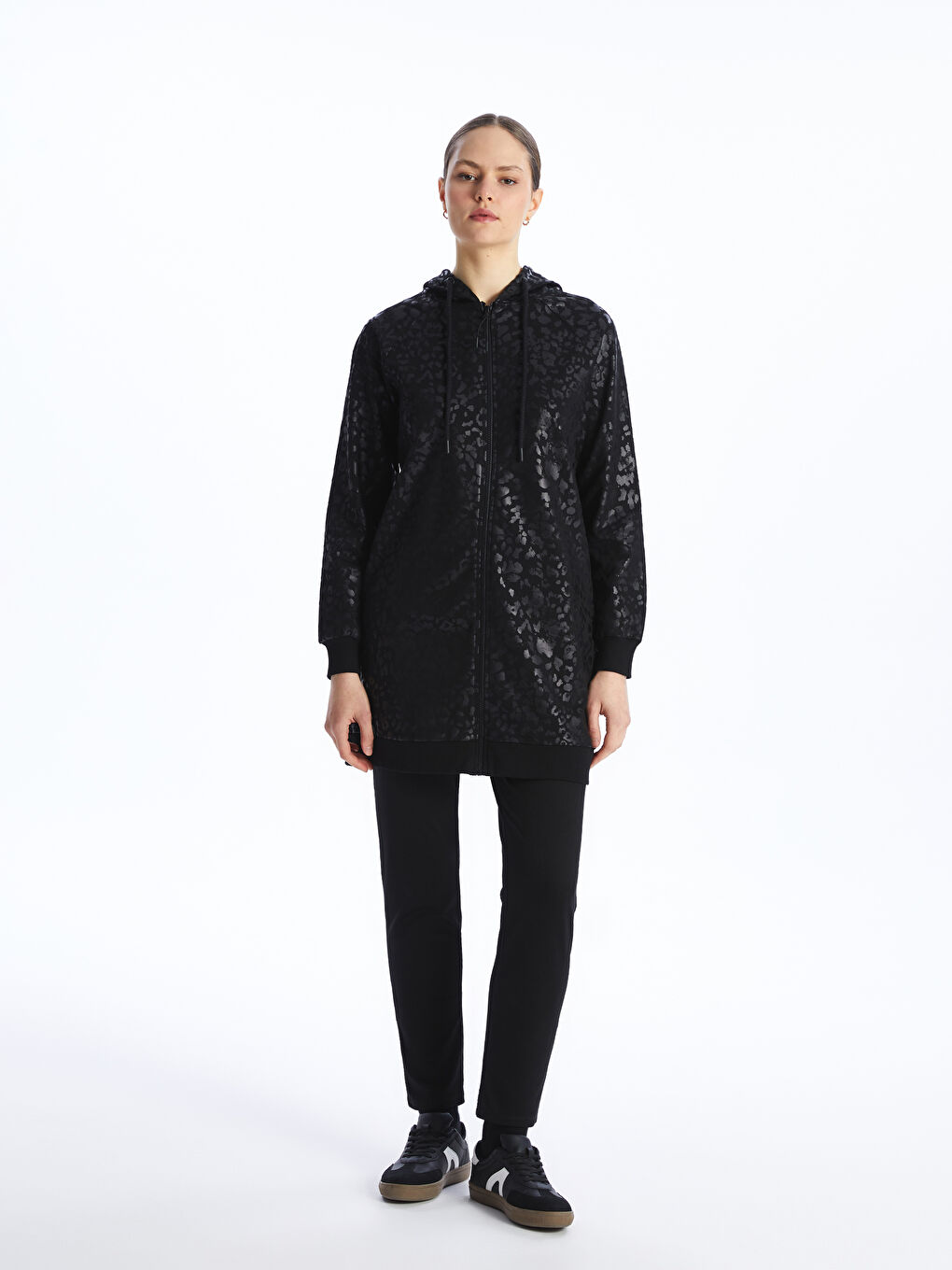 Siyah Kapüşonlu Desenli Uzun Kollu Oversize Kadın Fermuarlı Sweatshirt-2