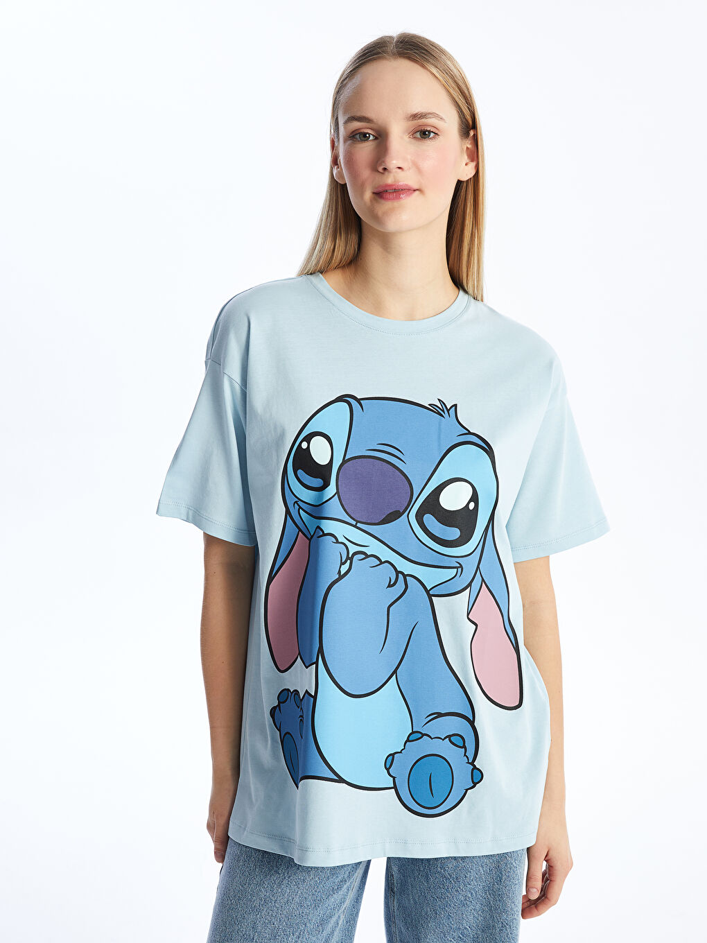 LCW Modest Mavi Bisiklet Yaka Lilo & Stitch Baskılı Kısa Kollu Oversize Kadın Tişört - 1