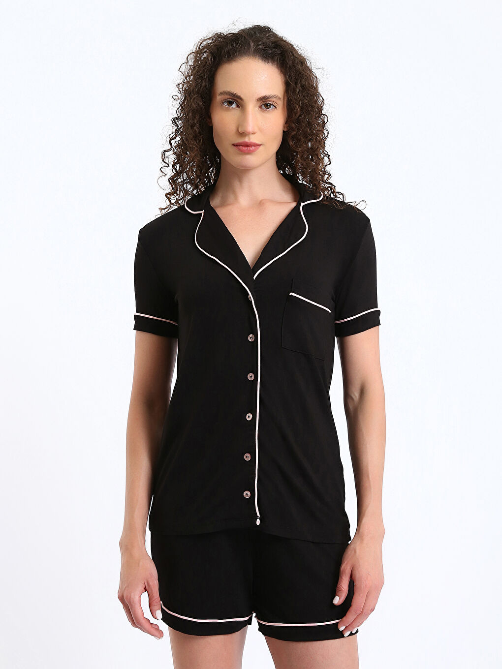 کراس یه‌خه‌ی سادە قۆڵ کورت شورت بیجامە سێت بۆ ژنان-1