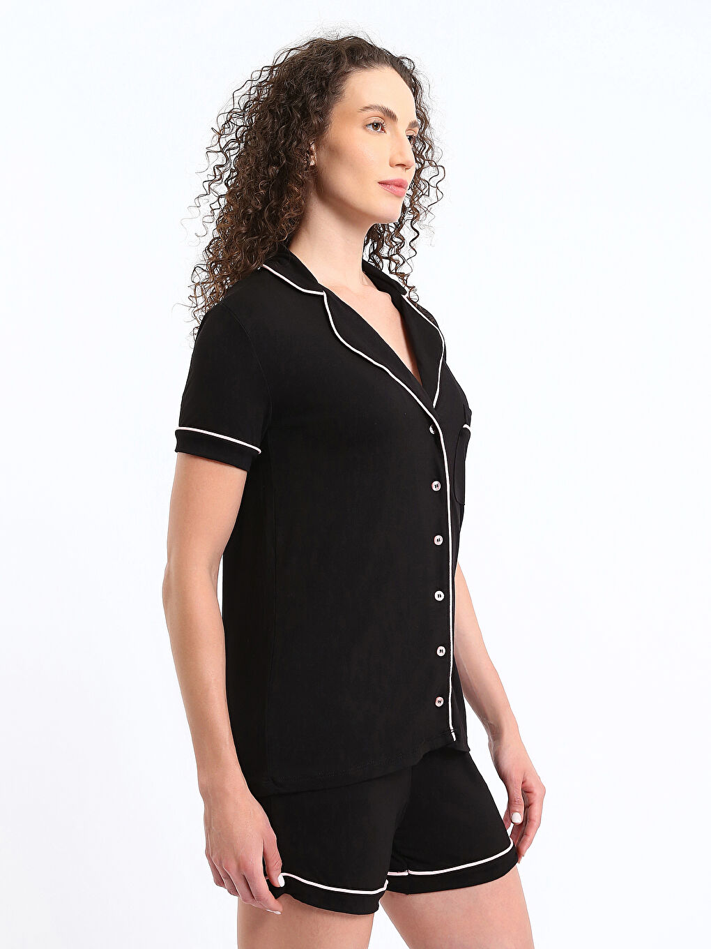 کراس یه‌خه‌ی سادە قۆڵ کورت شورت بیجامە سێت بۆ ژنان-6