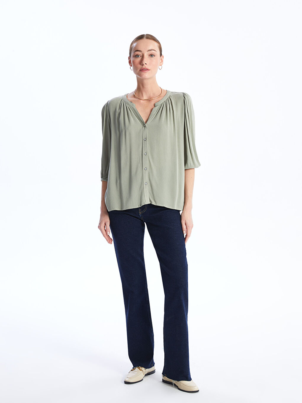 LCWAIKIKI Classic Kaçık Yaka Düz Oversize Kadın Bluz -S49651Z8-RMF