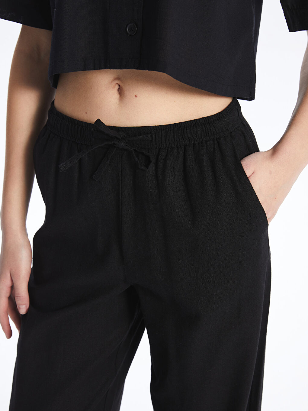 CRNA Pantalone Žene -S49723Z8-CVL