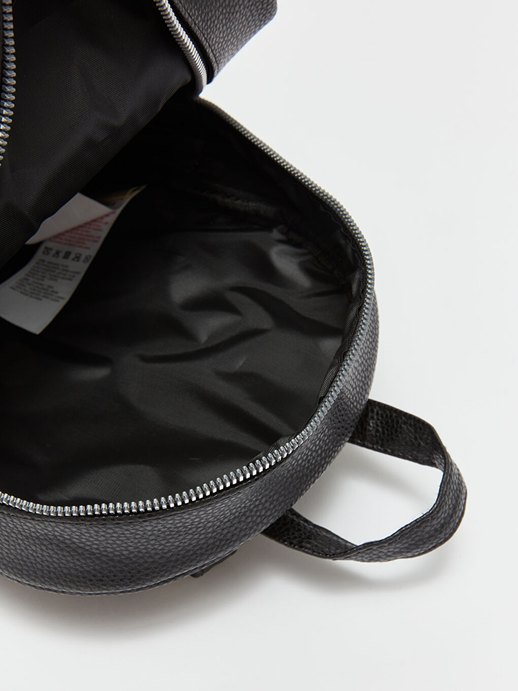 Siyah Deri Görünümlü Kız Çocuk Sırt Çantası-3