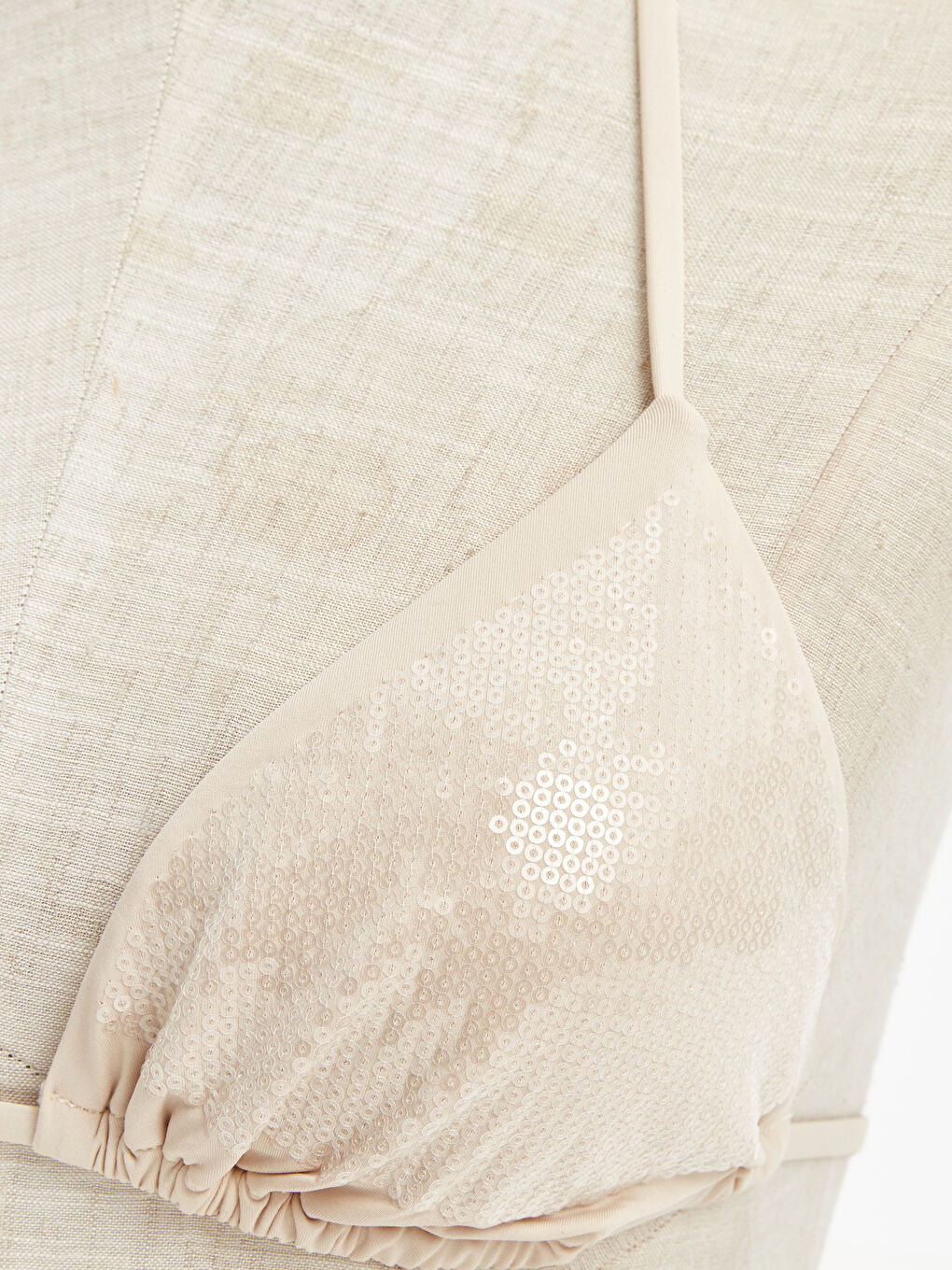 Sarı Pullu Boyundan Bağlama Detaylı Kadın Bikini Üst-2