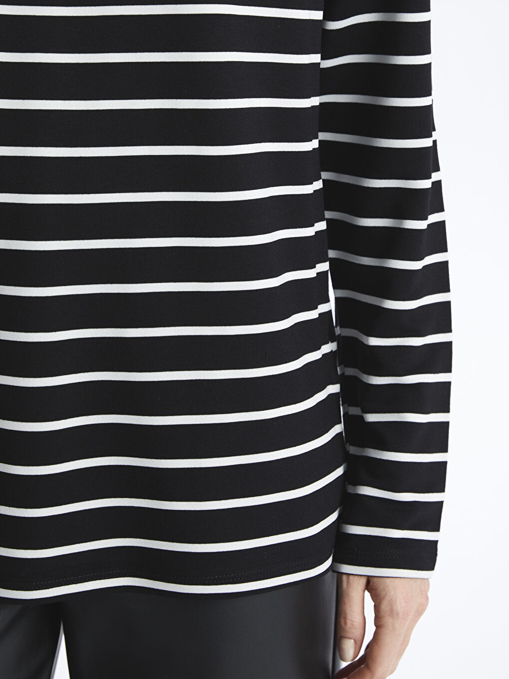 تي شيرت كم طويل مخطط بياقة دائرية للسيدات-3