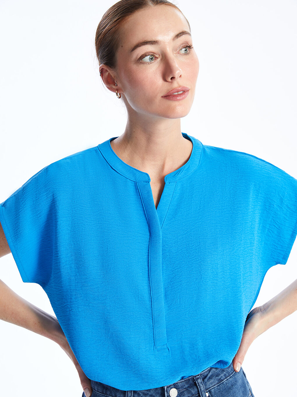 LCWAIKIKI Classic Notch Neck Plain Short Sleeve Women's Blouse -S4AB60Z8-VYF