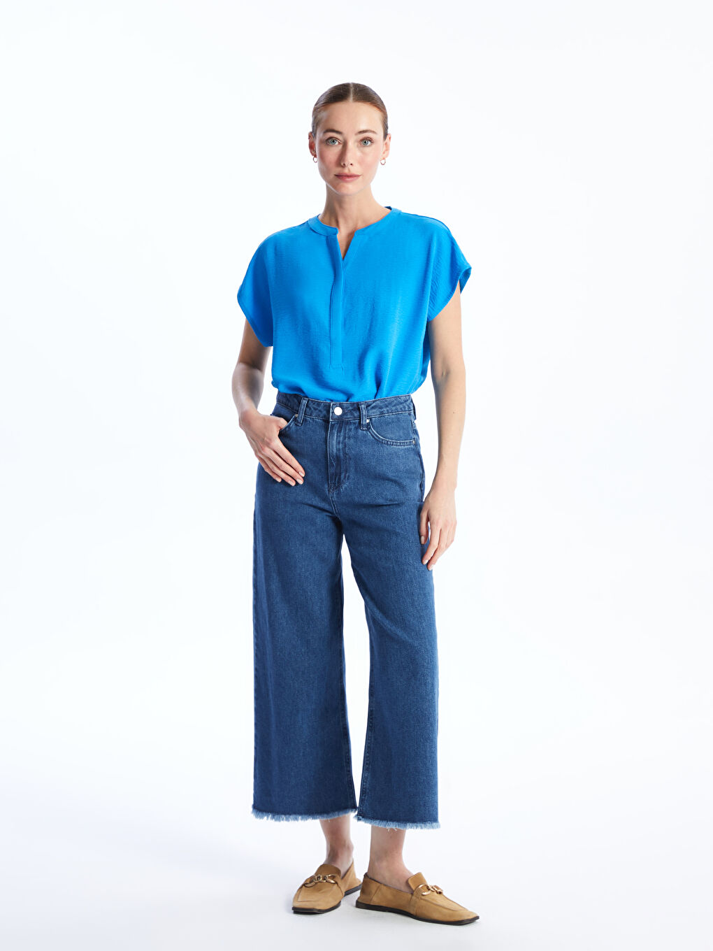 LCWAIKIKI Classic Notch Neck Plain Short Sleeve Women's Blouse -S4AB60Z8-VYF