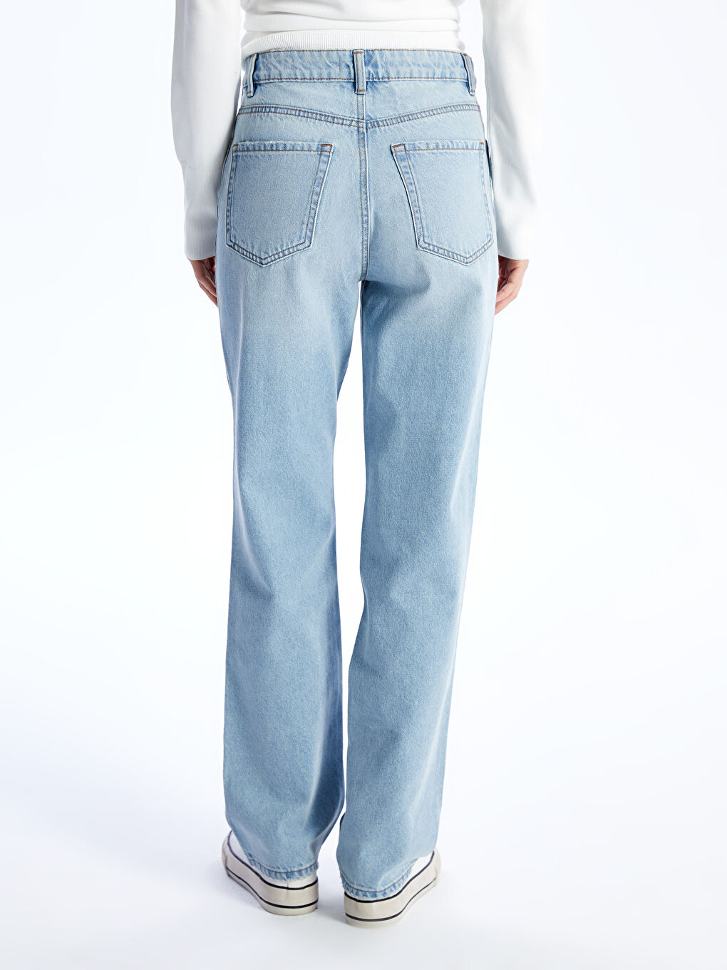 პირდაპირი მორგება დახეული დეტალებით ქალებისთვის ჯინსი-3