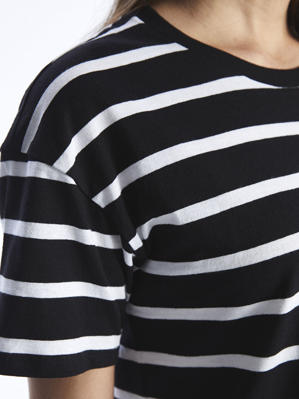 LCW Crew Neck Striped Short Sleeve Maternity T-Shirt -S4AF89Z8-LJX