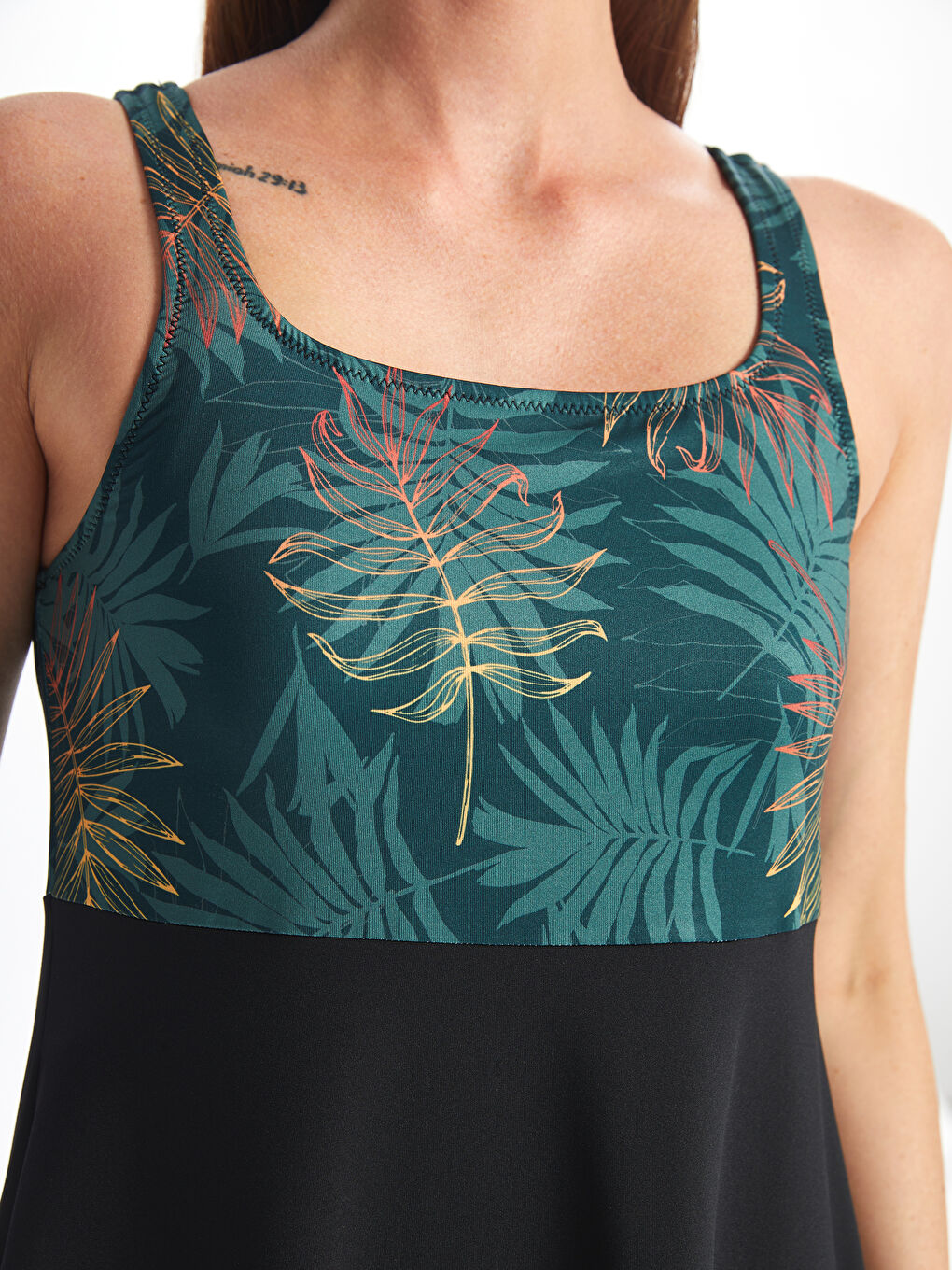 ملابس سباحة محتشمة منقوشة برقبة على شكل حرف U مع حماية من الأشعة فوق البنفسجية للسيدات-2