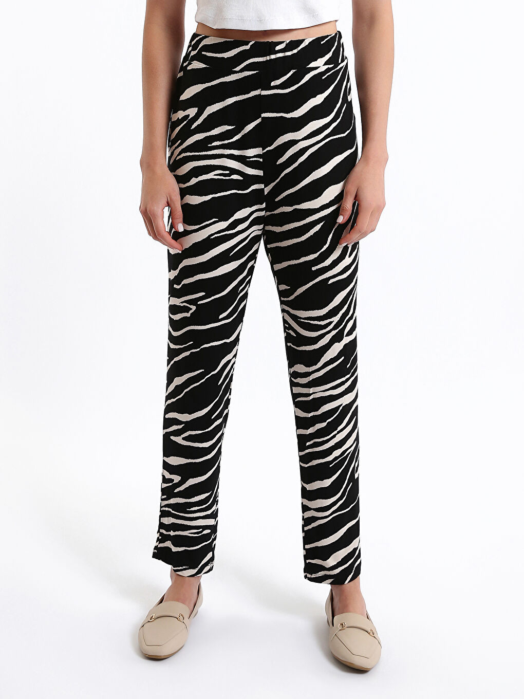 Elasticated Waist Relaxed Fit Patterned Women's Trousers-3