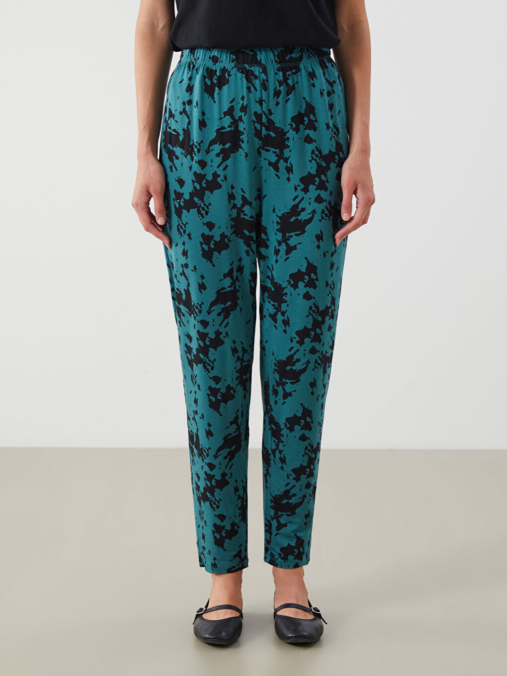 Elasticated Waist Relaxed Fit Patterned Women's Trousers-5