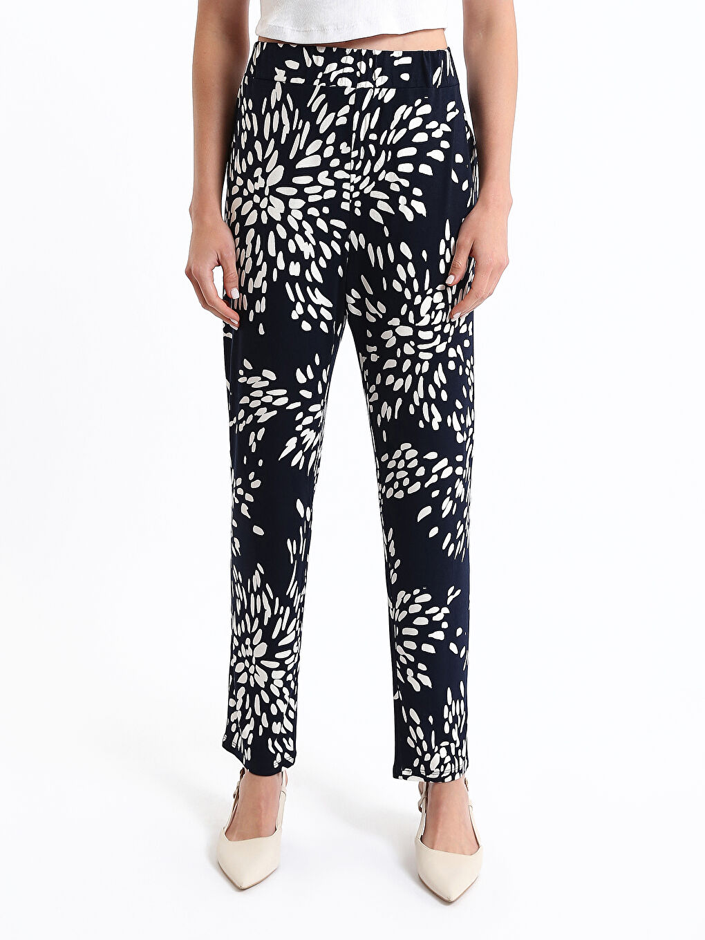 Elasticated Waist Relaxed Fit Patterned Women's Trousers-2