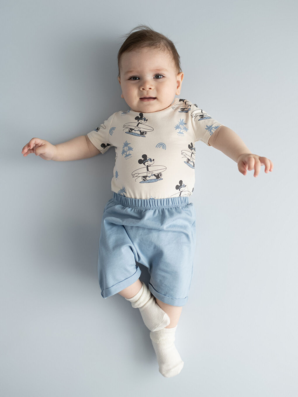 LCW baby Ekru Bisiklet Yaka Baskılı Erkek Bebek Çıtçıtlı Body ve Şort 2'li Takım
