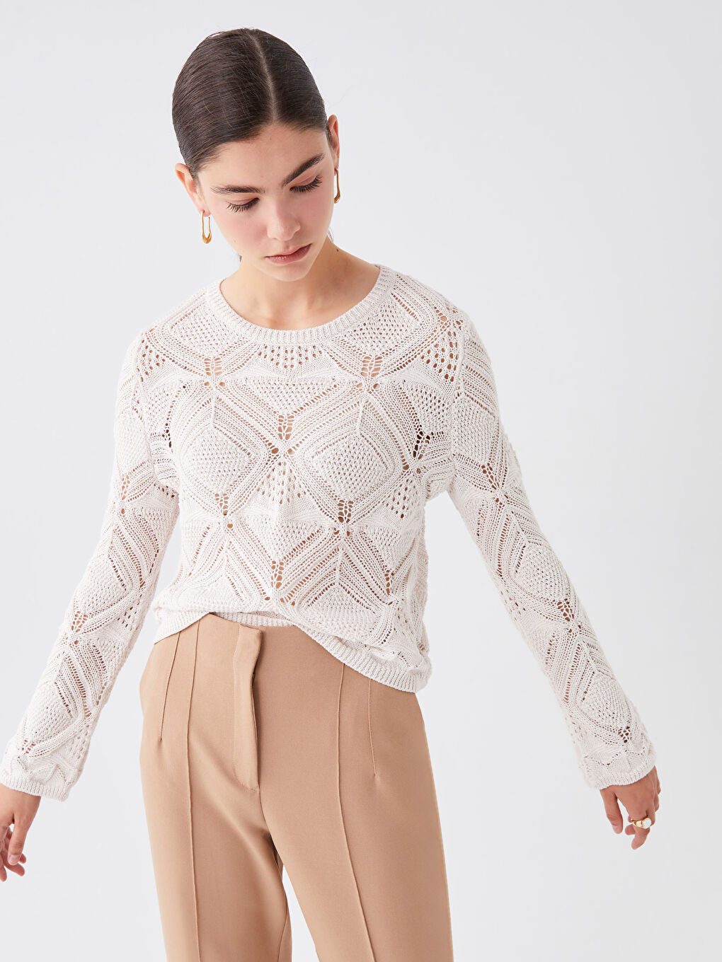 әйелдерге арналған ұзын жең дөңгелек жағалы тесік тоқыма трикотаж жемпір-1