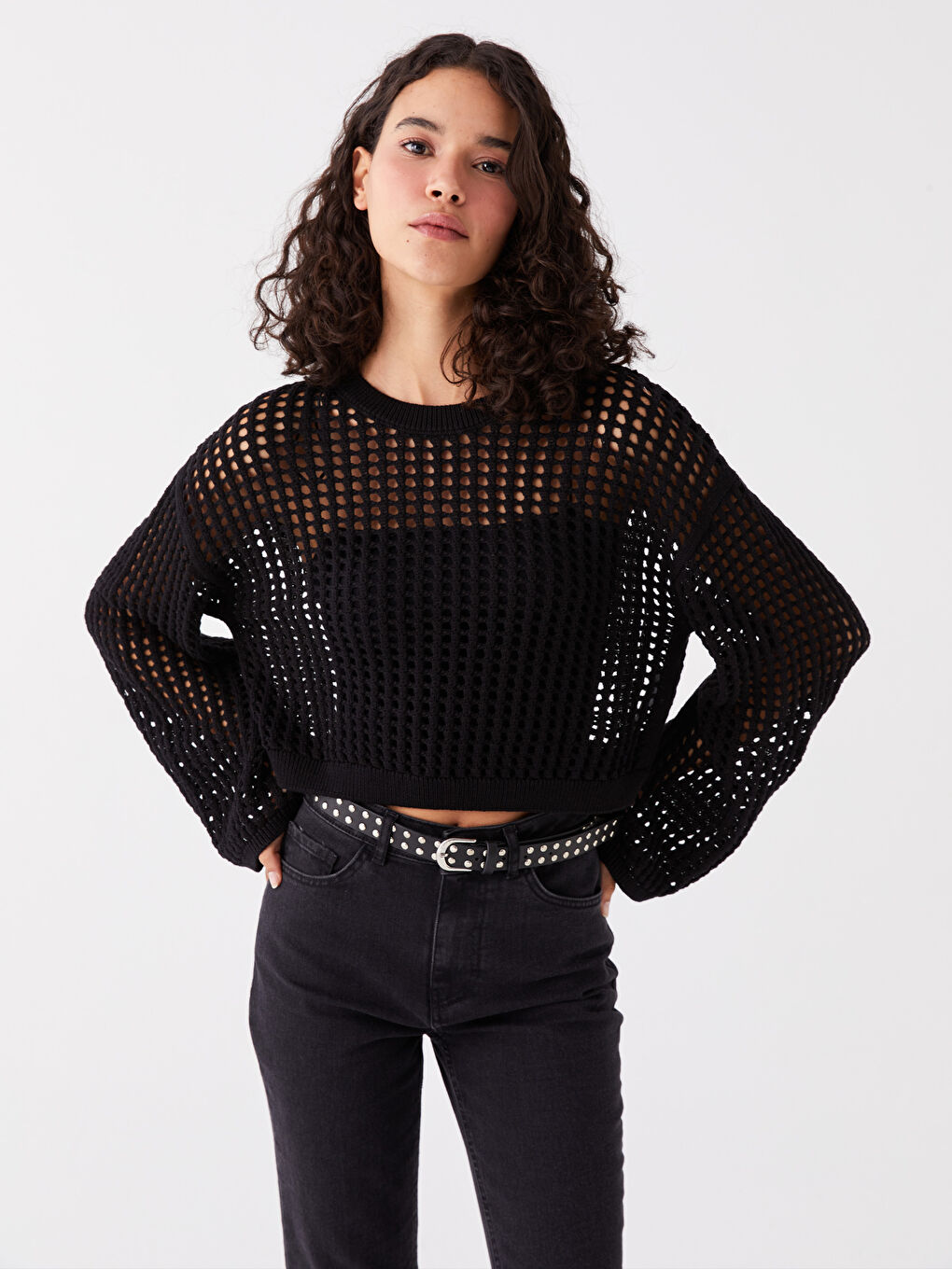 سترة تريكو بياقة دائرية بنقشة ذاتية وكم طويل للسيدات