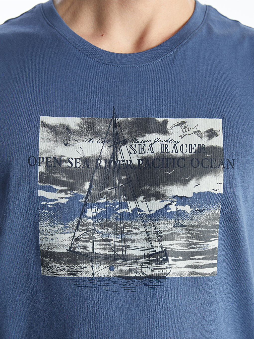 تيشيرت بدون أكمام مطبوع بياقة دائرية للرجال-3