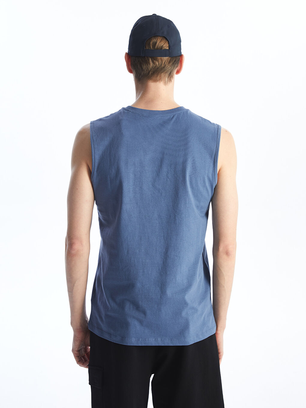 تيشيرت بدون أكمام مطبوع بياقة دائرية للرجال-4