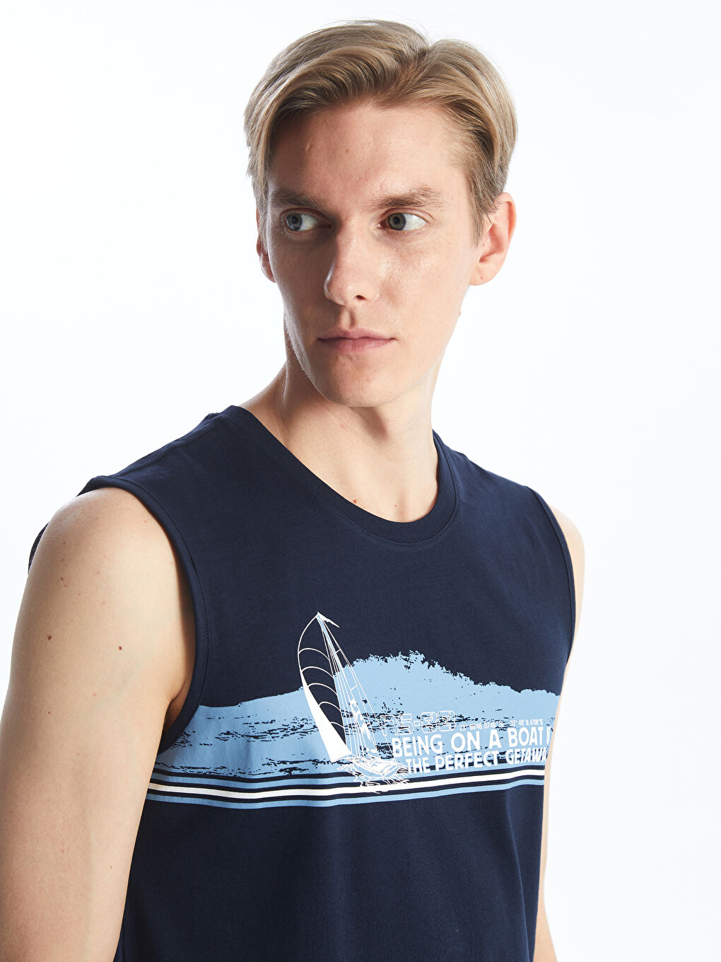 LCWAIKIKI Classic Crew Neck Printed Men's Sleeveless T-Shirt -S4BD36Z8-DWP