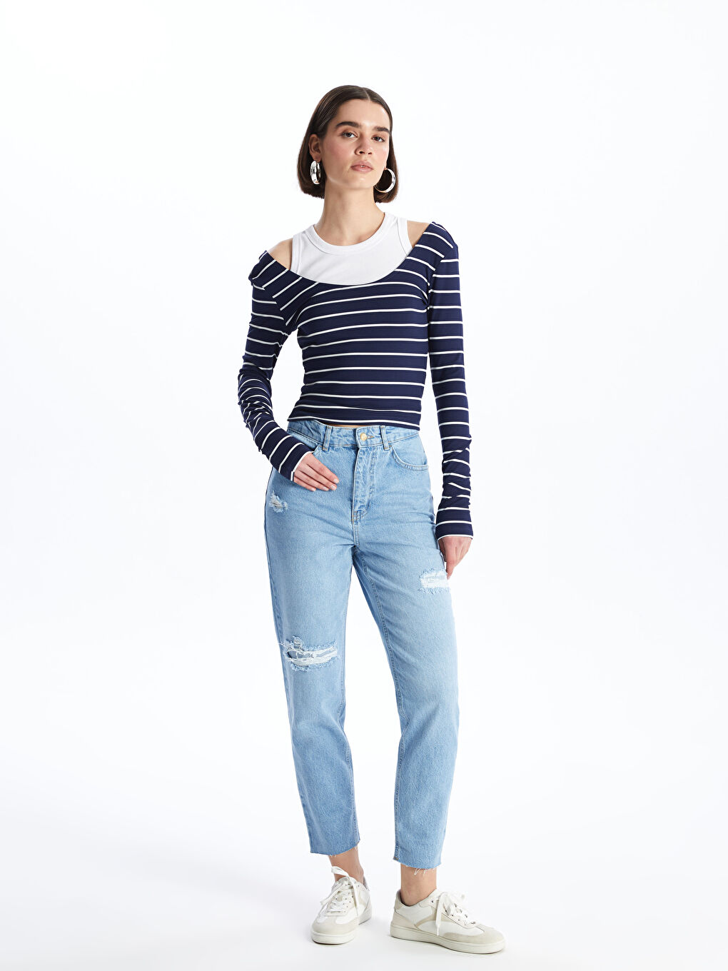 LCW Jeans Orta İndigo Rodeo Mom Fit Yırtık Detaylı Kadın Jean Pantolon