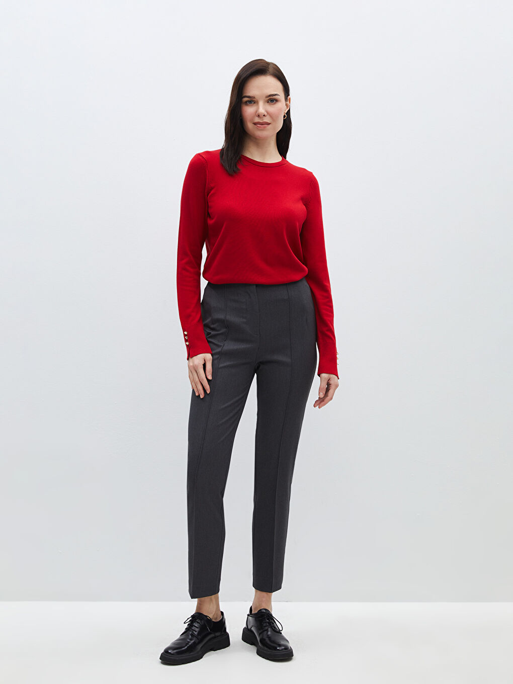 Jednostavne ženske pantalone uskog kroja -S4BF09Z8-QBT