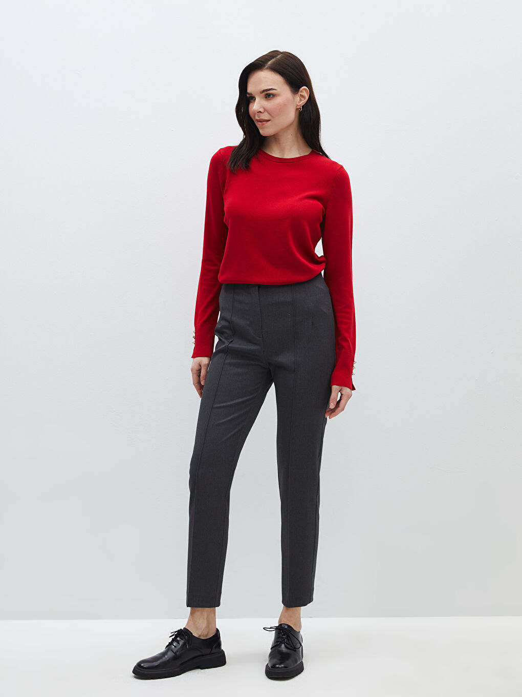 Jednostavne ženske pantalone uskog kroja -S4BF09Z8-QBT
