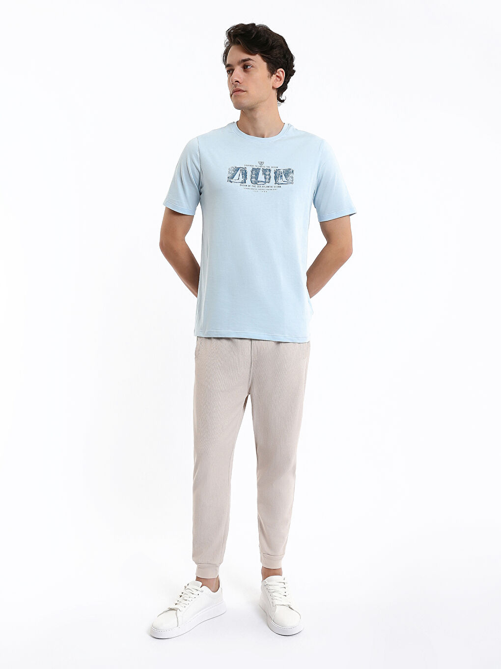 تیشێرتی پیاوان یەخە خڕ قۆڵ کورت چاپی کراو لە لۆکەی شانەکراو-2