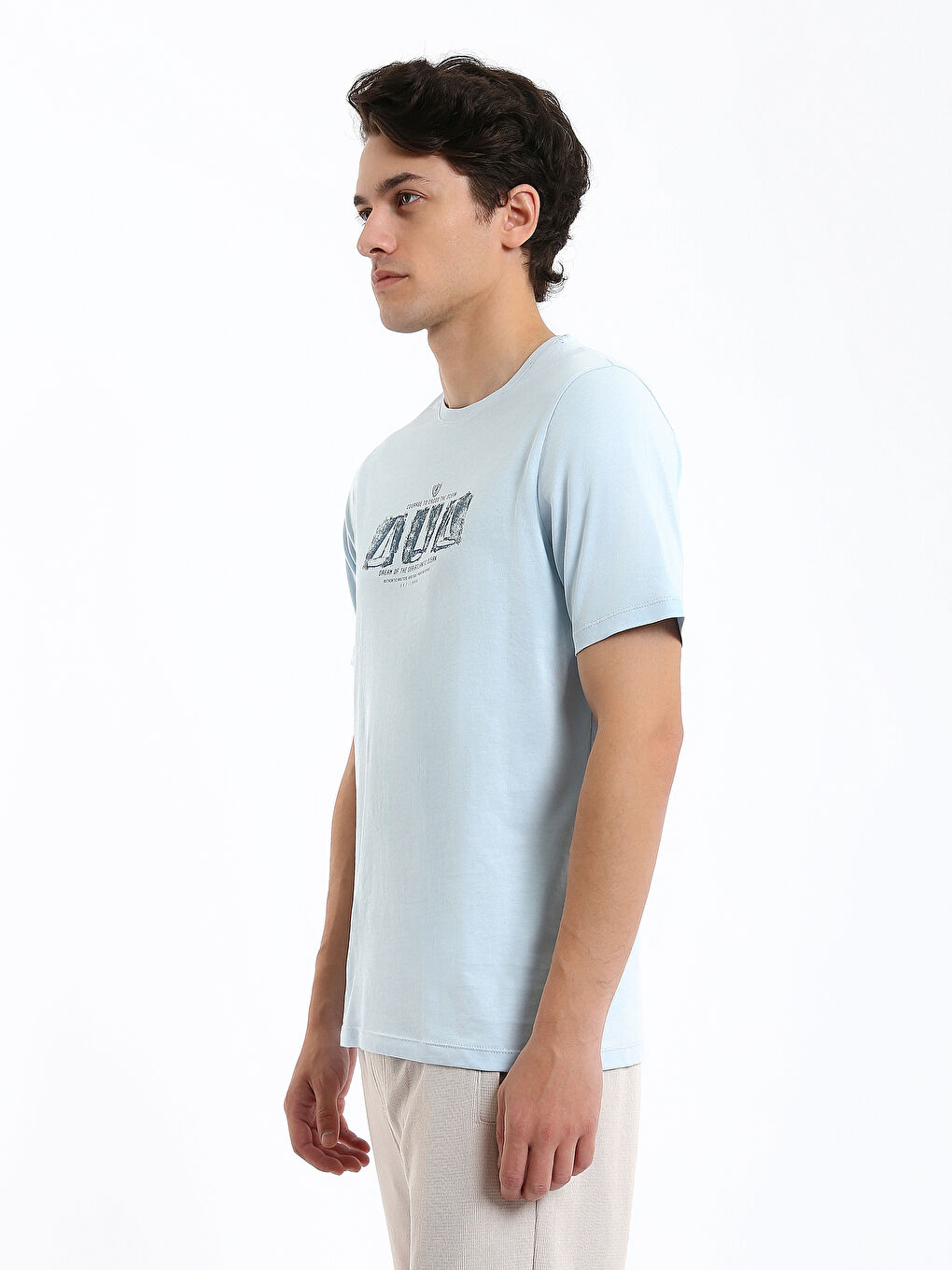 تیشێرتی پیاوان یەخە خڕ قۆڵ کورت چاپی کراو لە لۆکەی شانەکراو-6