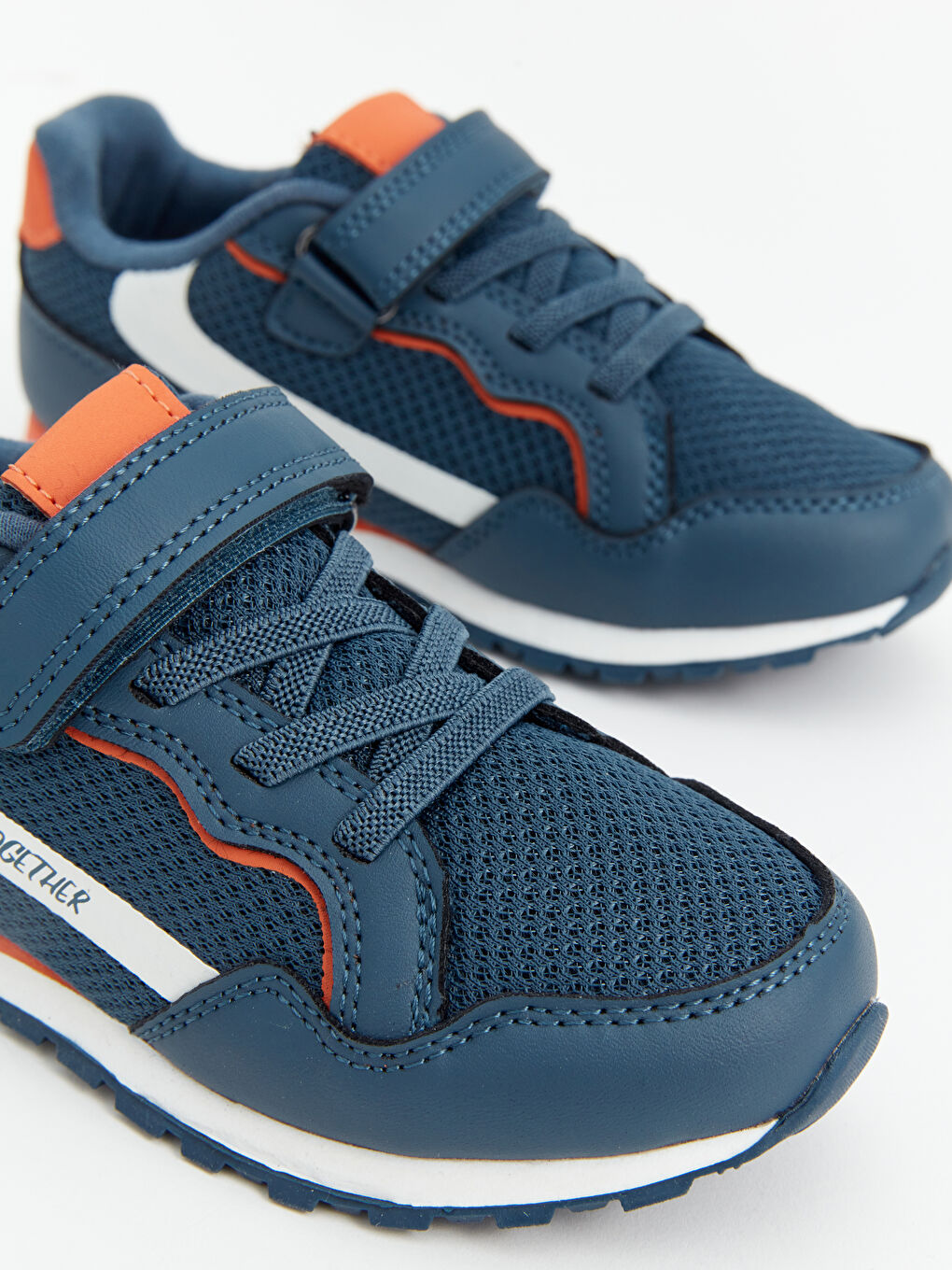LCW STEPS Bağcıklı File Detaylı Erkek Çocuk Spor Ayakkabı -S4BG40Z4-CRP