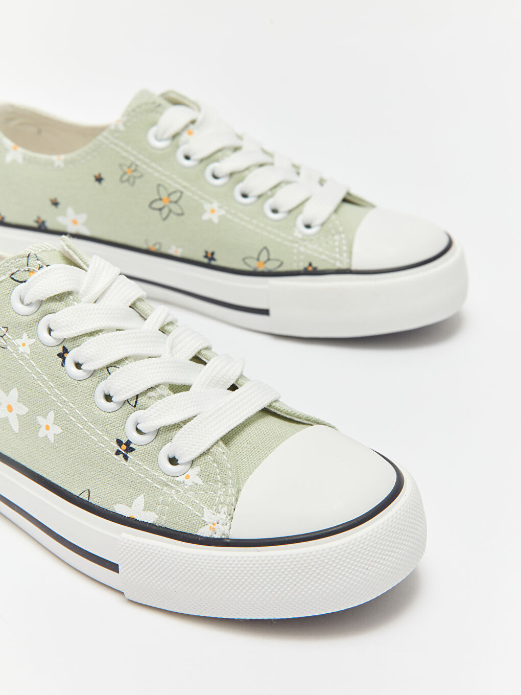 LC Waikiki Laced Printed Girls' Sneakers -S4BJ22Z4-LRL