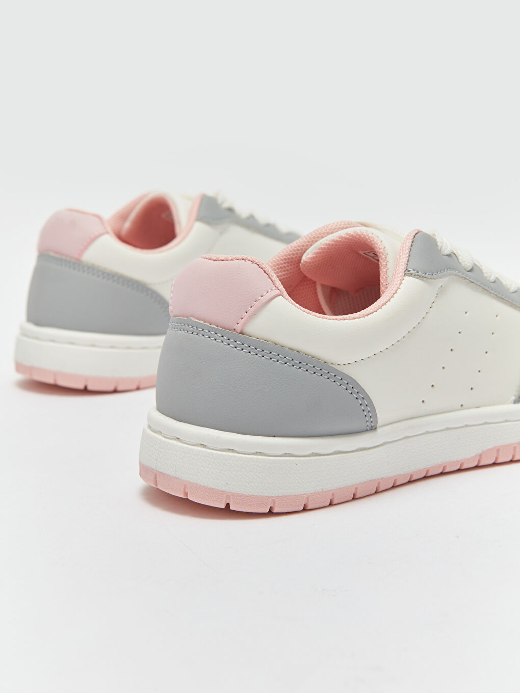 LCW STEPS Geschnürte Farbblock-Sneakers für Mädchen -S4BJ49Z4-M0T