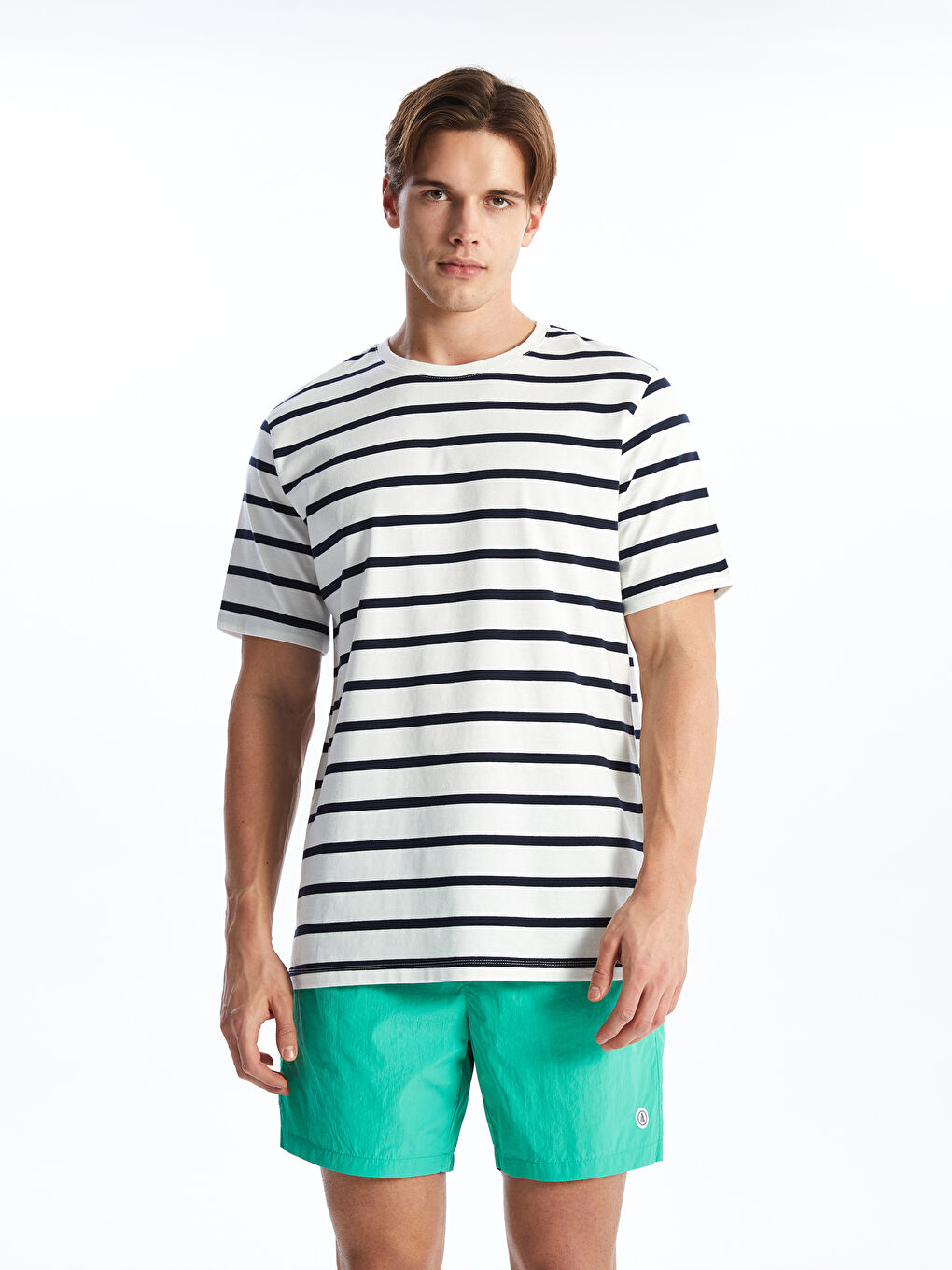 LCWAIKIKI Classic Kısa Boy Basic Erkek Deniz Şortu -S4BL84Z8-FMW