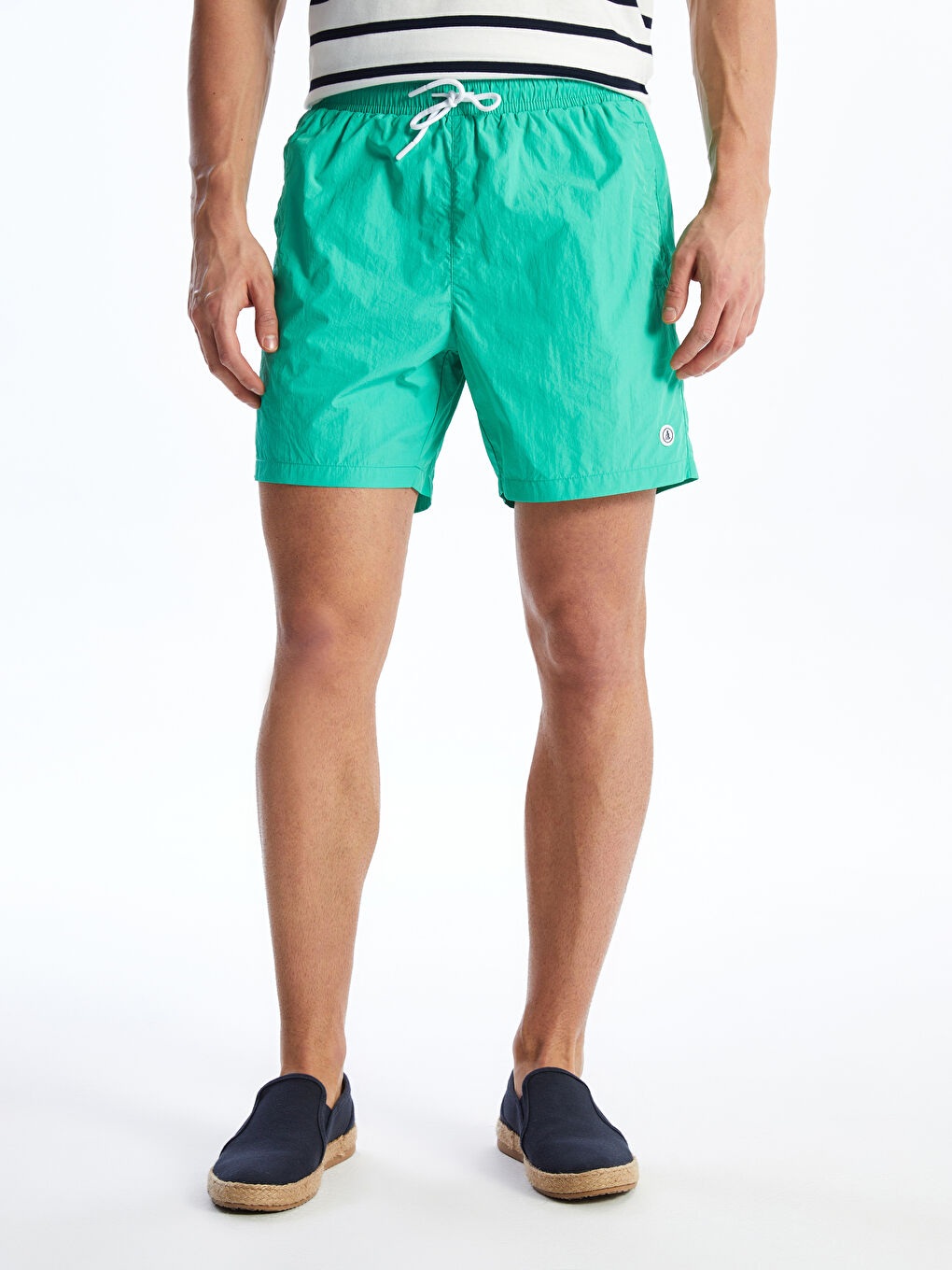 LCWAIKIKI Classic Kısa Boy Basic Erkek Deniz Şortu -S4BL84Z8-FMW