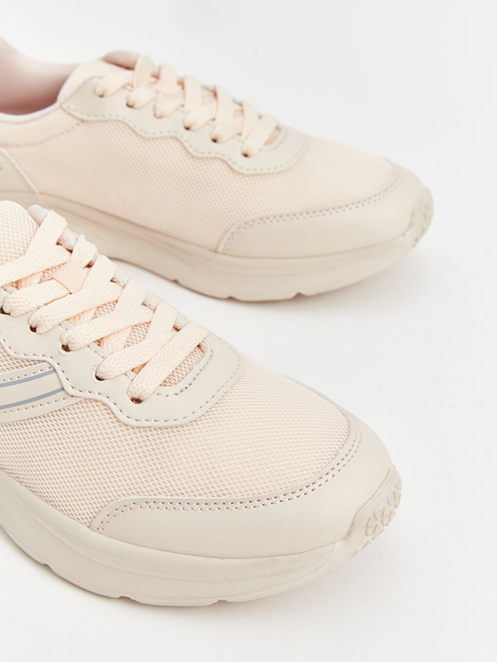 Деталізовані Жіночі Кросівки-2