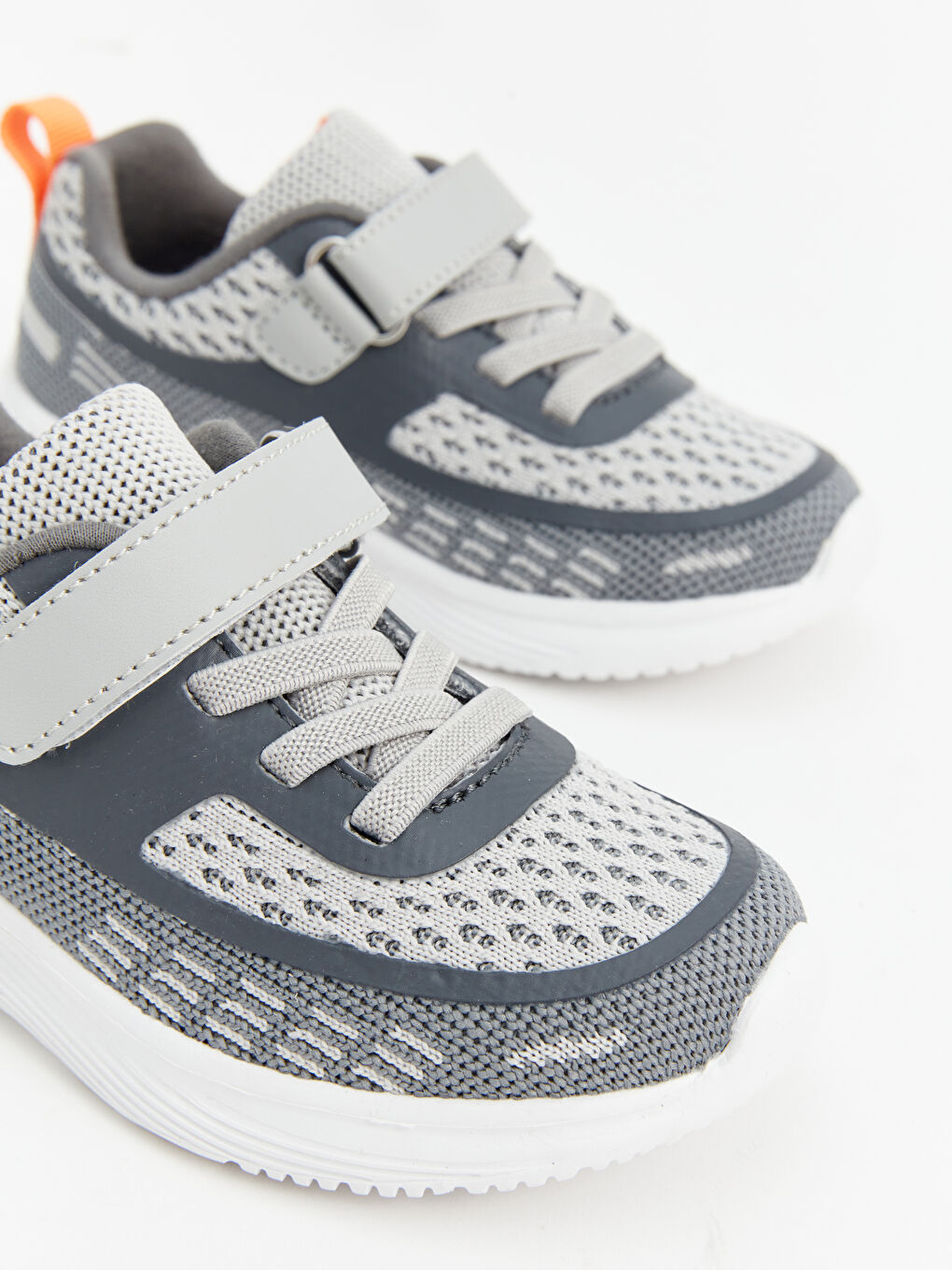 LCW STEPS Bağcık ve Cırt Cırtlı Erkek Bebek Spor Ayakkabı -S4BM47Z1-Y0B