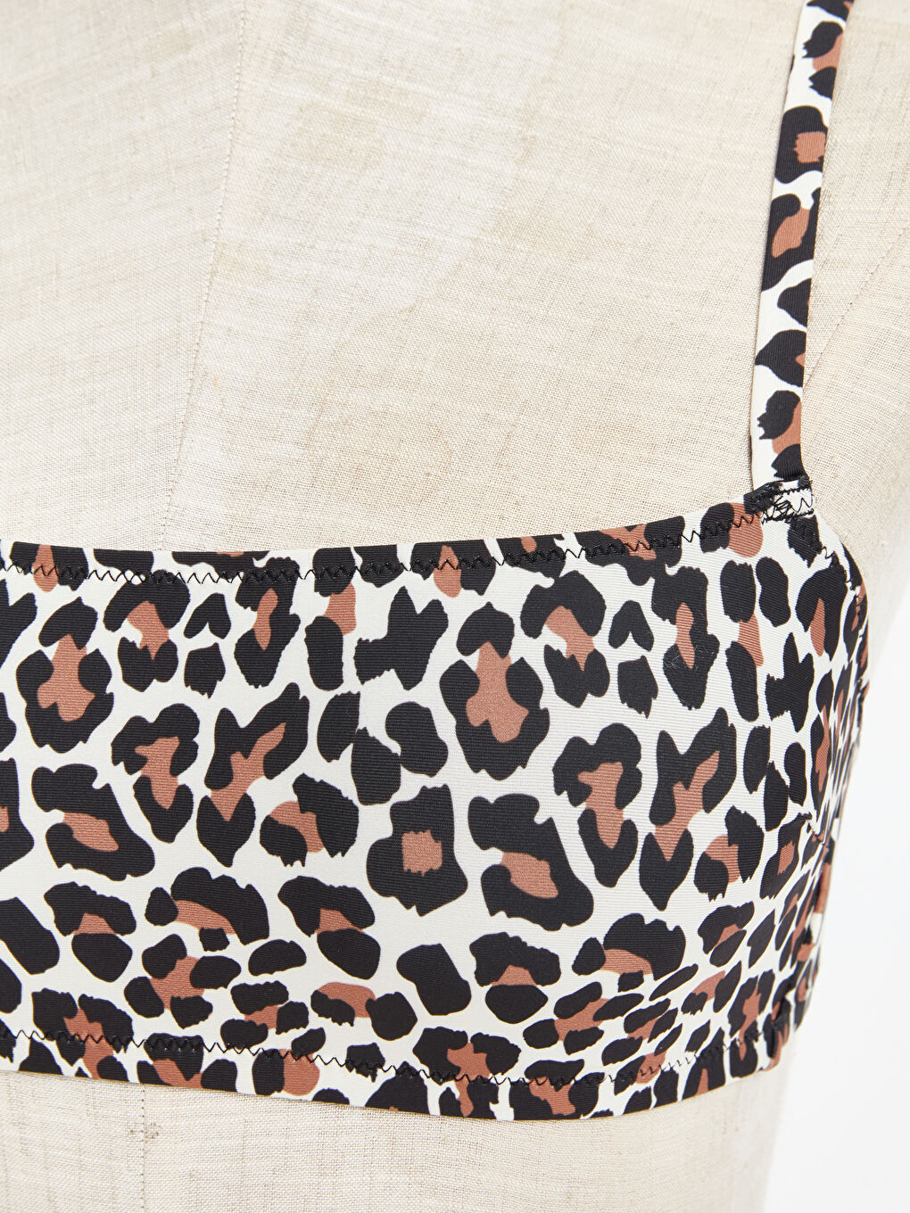 Leopard Print Women's Bikini Top with Stitched Pads -S4BM61Z8-LQJ