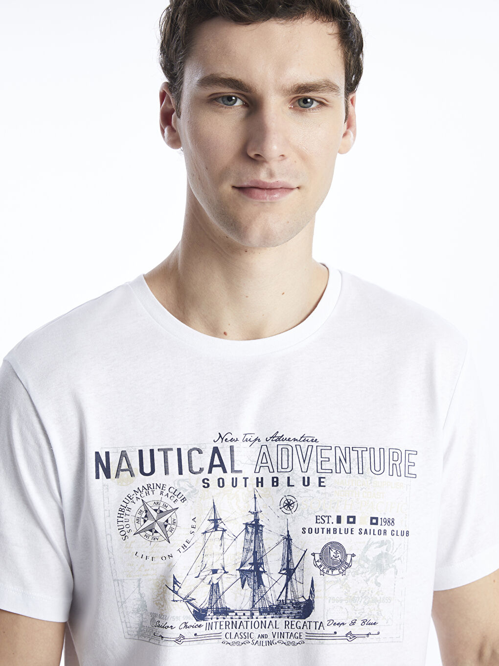 Beyaz Bisiklet Yaka Kısa Kollu Baskılı Penye Erkek Tişört