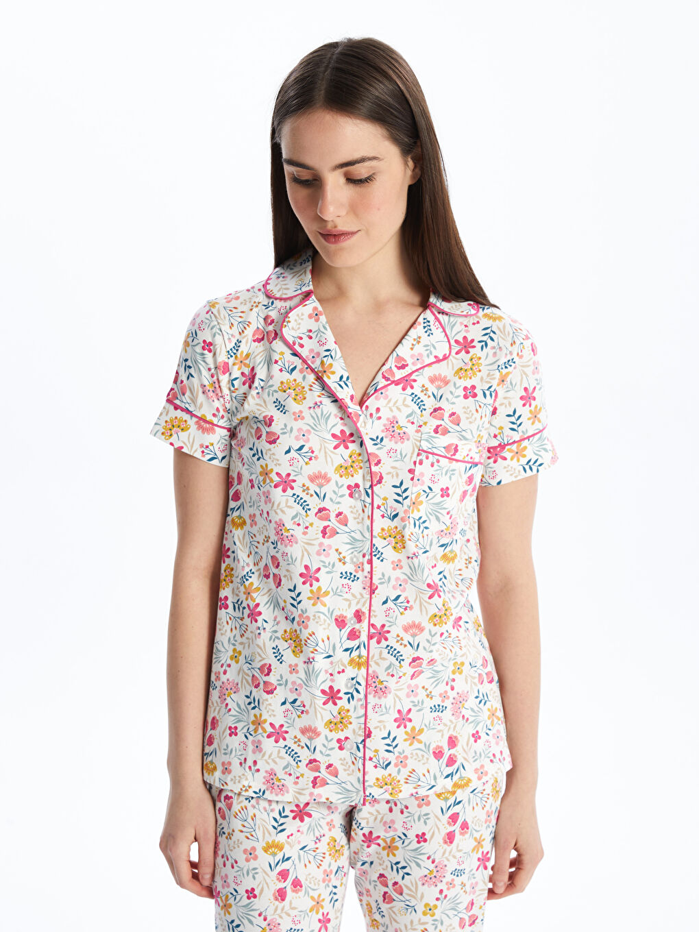 Ekru Gömlek Yaka Çiçekli Kısa Kollu Kadın Pijama Üst