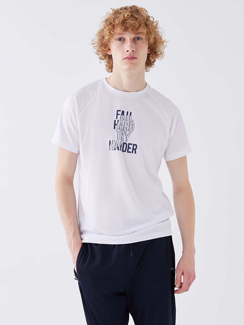 Beyaz Bisiklet Yaka Kısa Kollu Baskılı Erkek Tişört-1