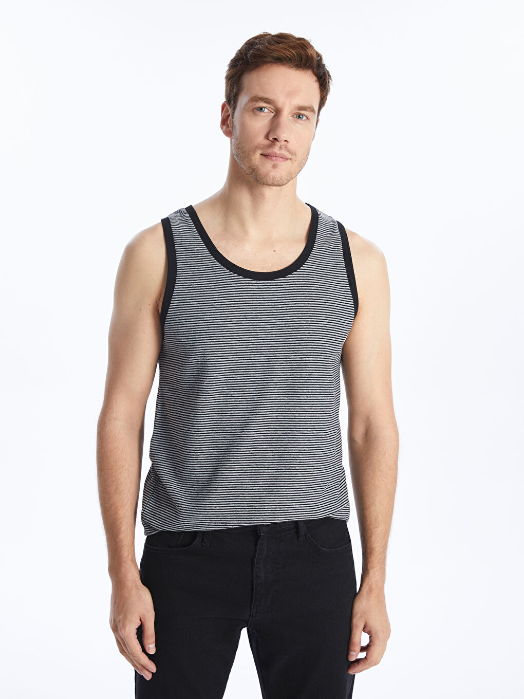 Siyah Bisiklet Yaka Erkek Kolsuz Tişört-1