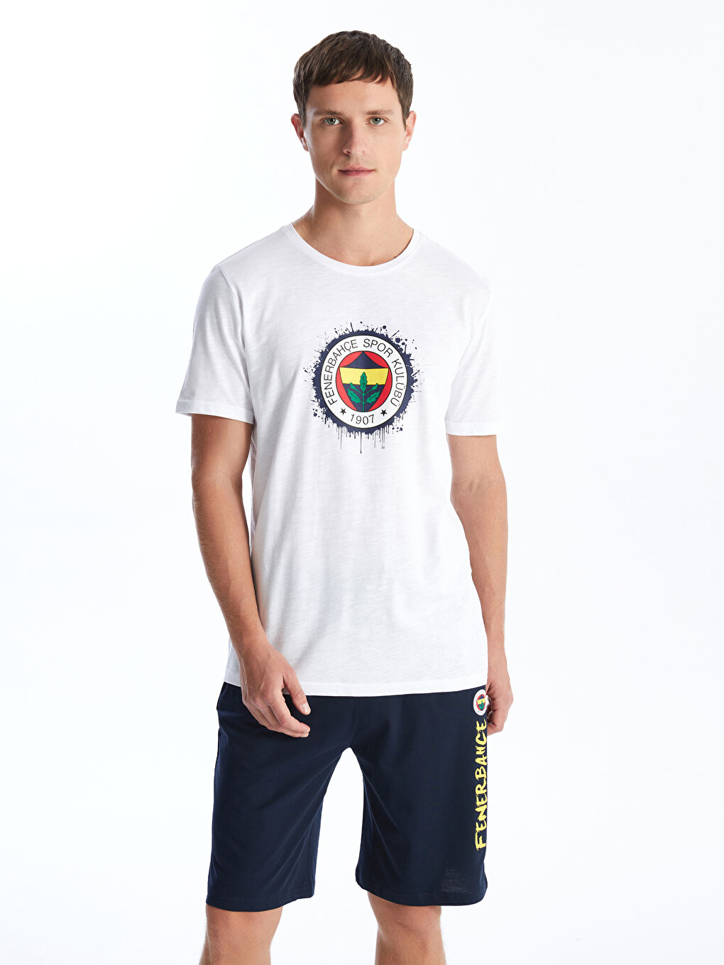 Beyaz Standart Kalıp Fenerbahçe Baskılı Erkek Şortlu Pijama Takımı-1
