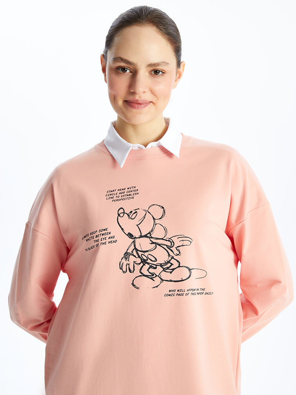 LCW Modest Açık Mercan Bisiklet Yaka Mickey Mouse Baskılı Kadın Sweatshirt Tunik - 1