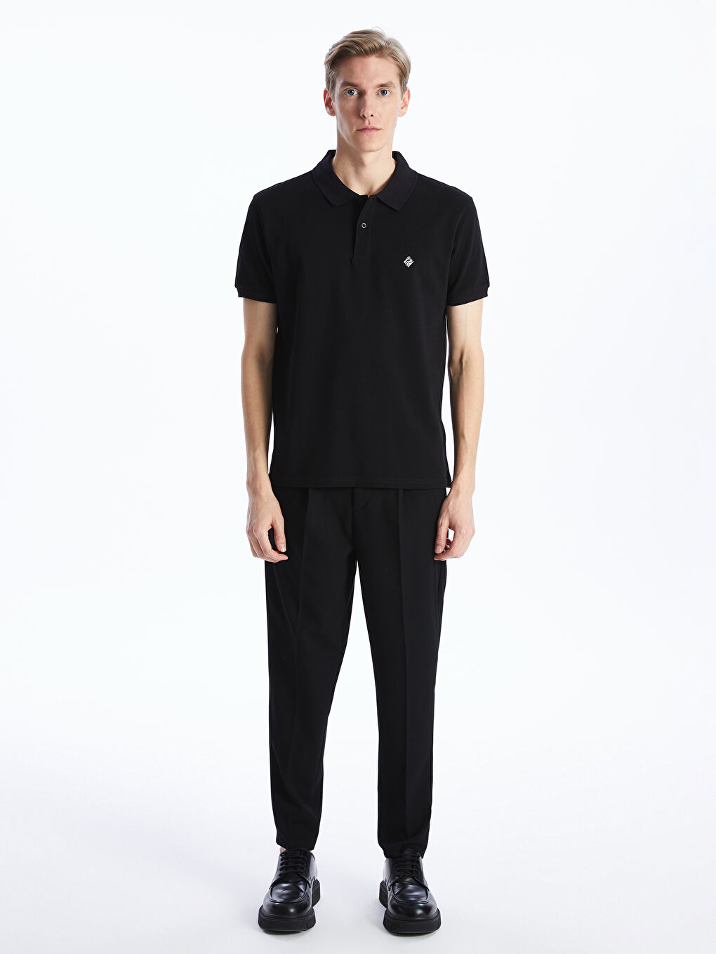 Siyah Polo Yaka Kısa Kollu Nakışlı Erkek Tişört-1