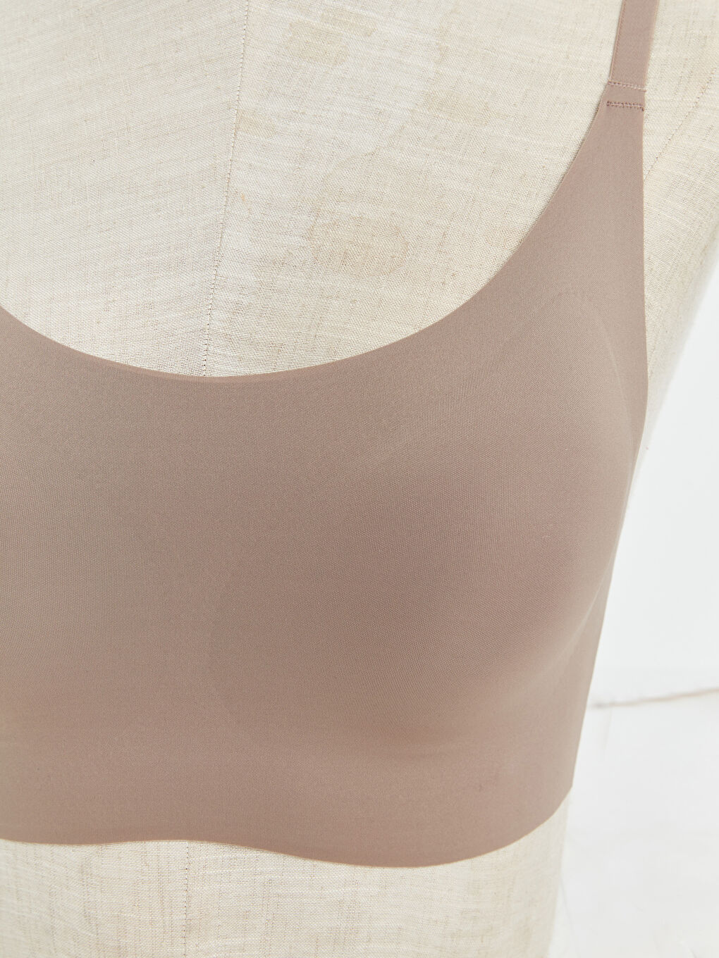 Non-wired Half-Padded Laser Cut Sports Bra -S4CE04Z8-GUH