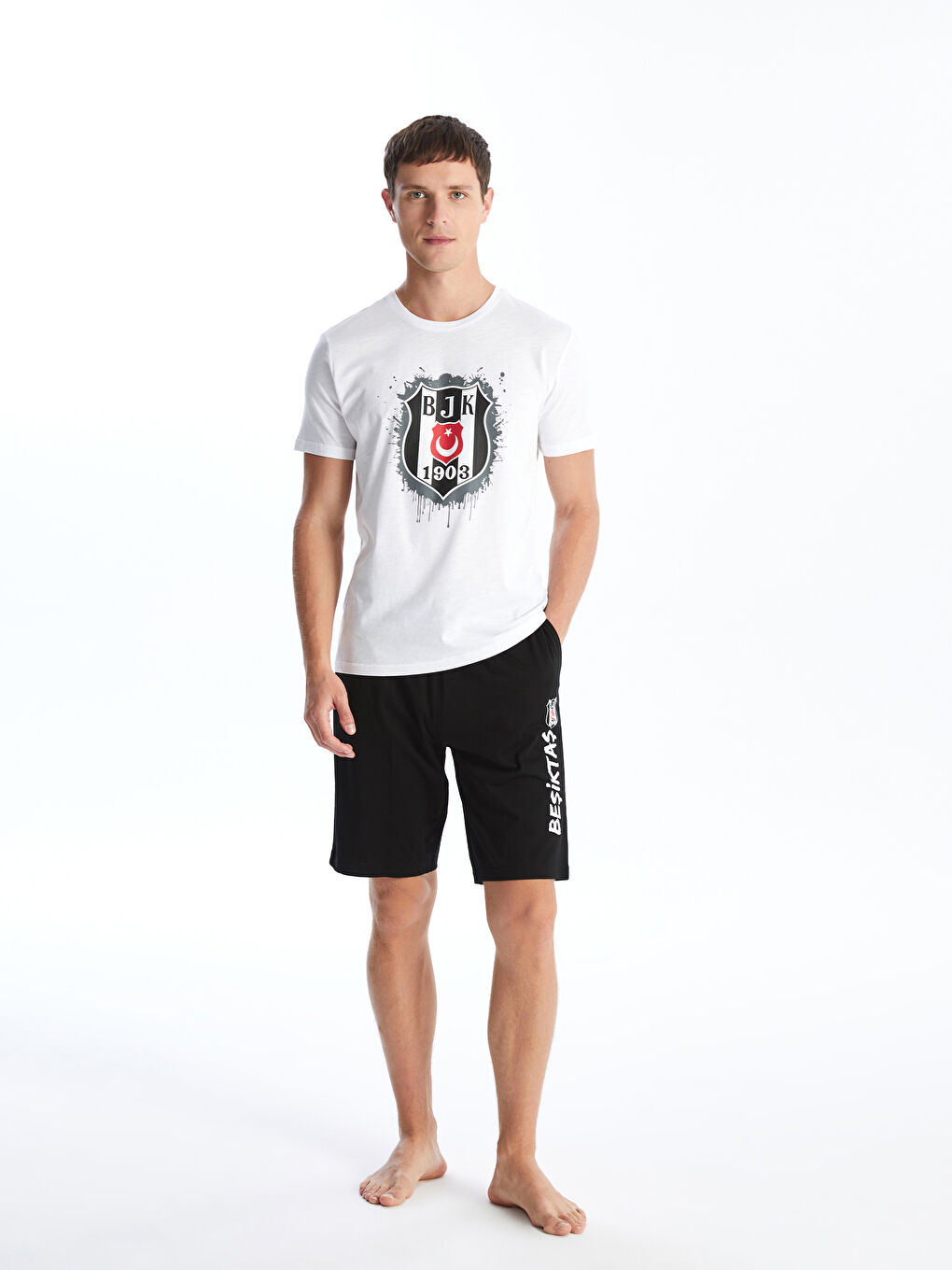 Beyaz Standart Kalıp Beşiktaş Baskılı Erkek Şortlu Pijama Takımı