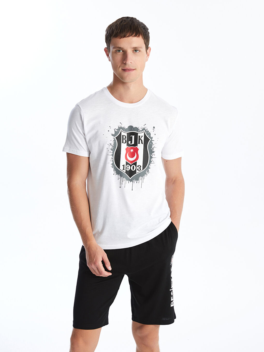 Beyaz Standart Kalıp Beşiktaş Baskılı Erkek Şortlu Pijama Takımı-1